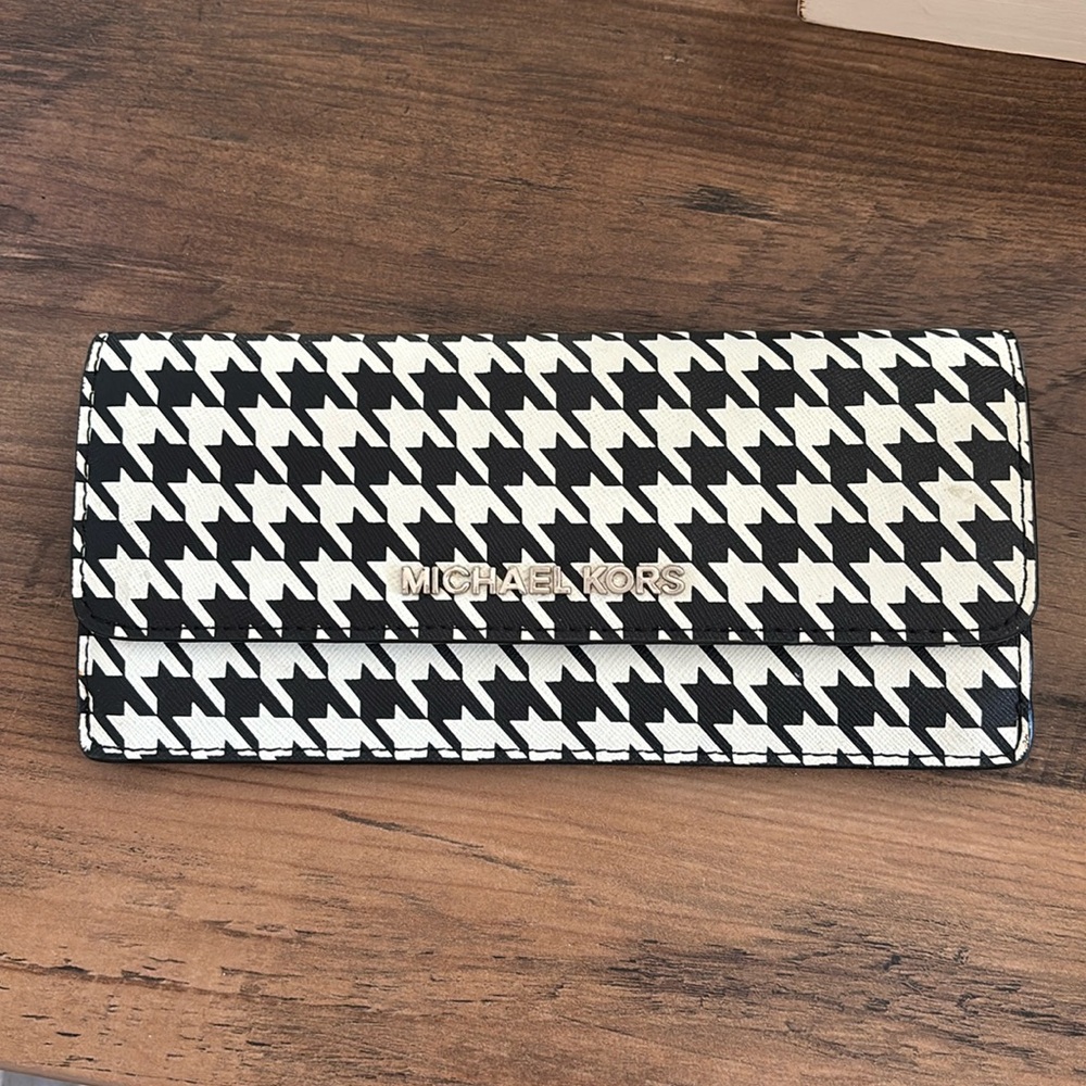Michael Kors Jet Set Houndstooth Wallet